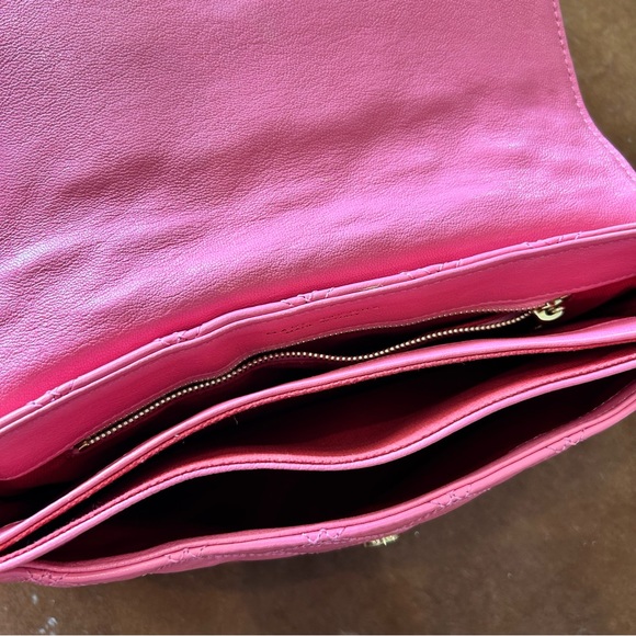 Marc Jacobs Classic Quilted Single Shoulder Bag - Picture 10 of 11